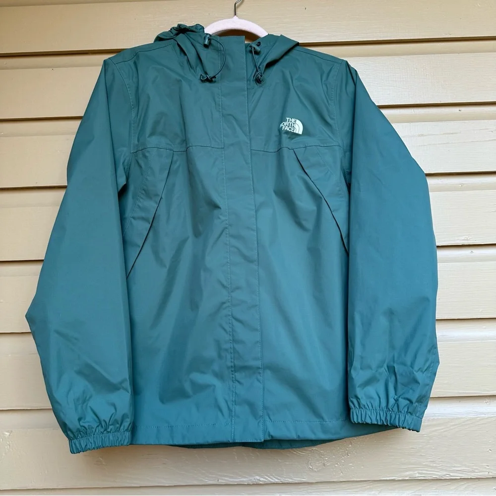 The North Face Green Women's Jacket - Picture 4 of 9